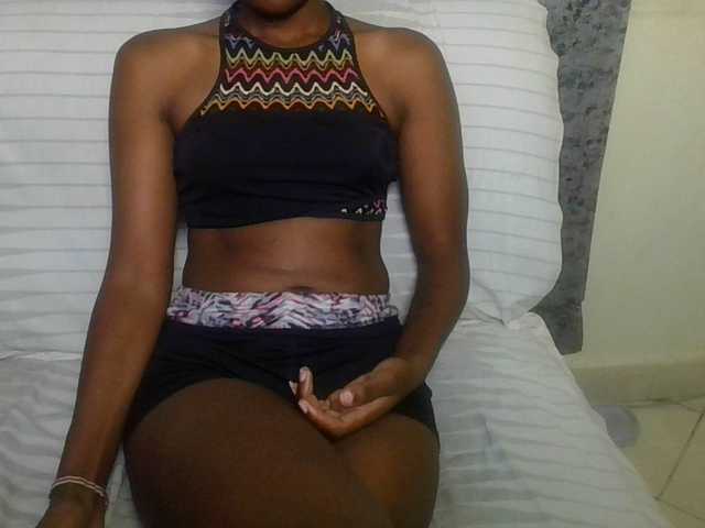 Brunnette-blonde's BongaCams show and profile