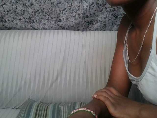 Brunnette-blonde's BongaCams show and profile