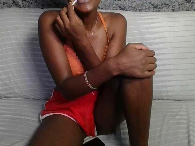 Brunnette-blonde's BongaCams show and profile