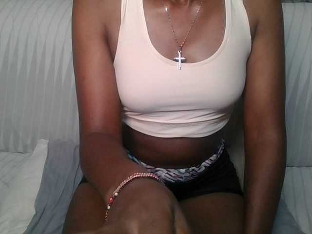 Brunnette-blonde's BongaCams show and profile