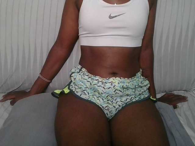 Brunnette-blonde's BongaCams show and profile