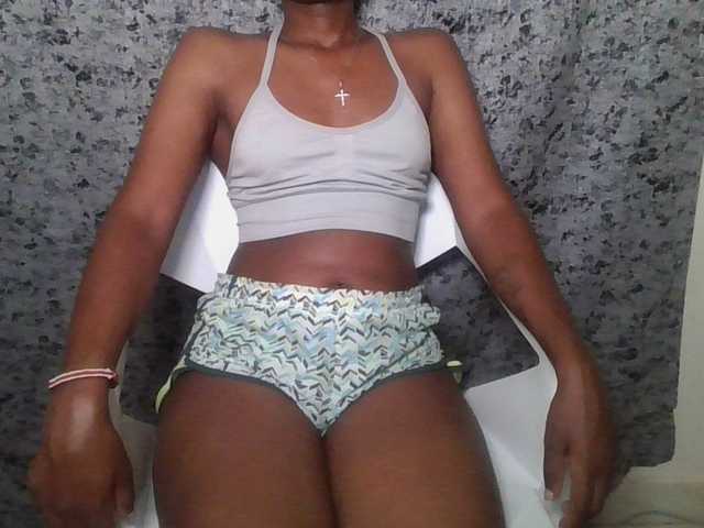 Brunnette-blonde's BongaCams show and profile