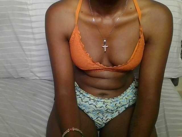 Brunnette-blonde's BongaCams show and profile