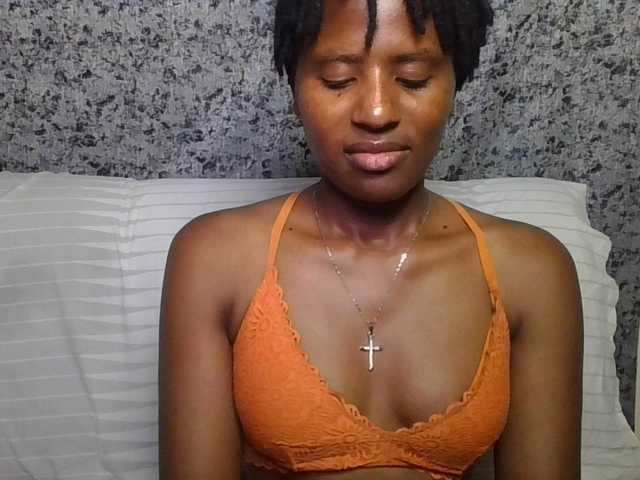 Brunnette-blonde's BongaCams show and profile