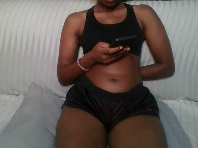 Brunnette-blonde's BongaCams show and profile