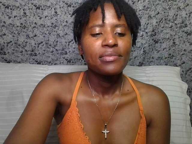 Brunnette-blonde's BongaCams show and profile