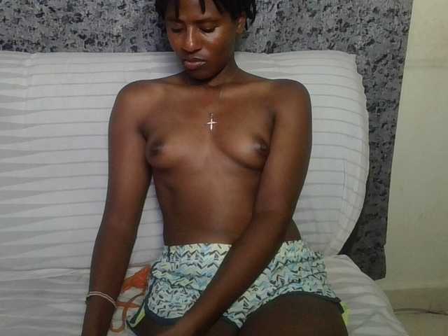 Brunnette-blonde's BongaCams show and profile