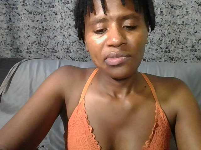 Brunnette-blonde's BongaCams show and profile