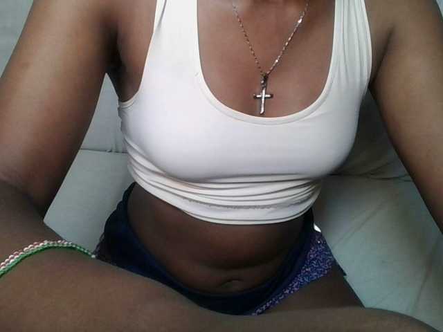 Brunnette-blonde's BongaCams show and profile