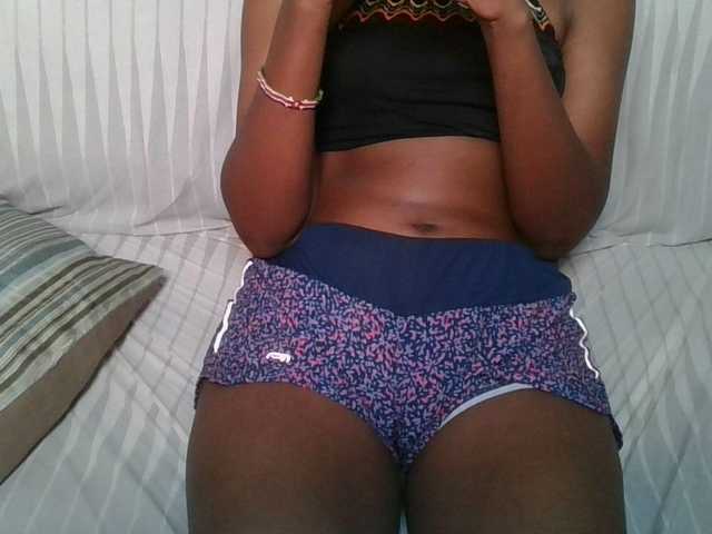 Brunnette-blonde's BongaCams show and profile