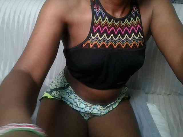 Brunnette-blonde webcam