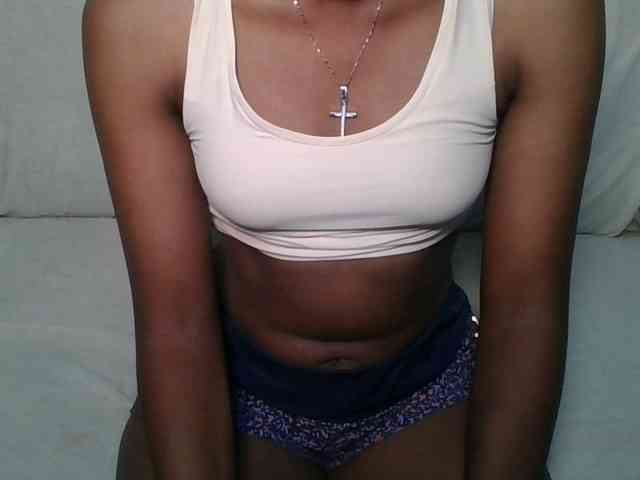 Brunnette-blonde webcam