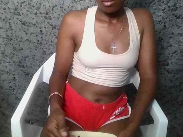 Brunnette-blonde webcam