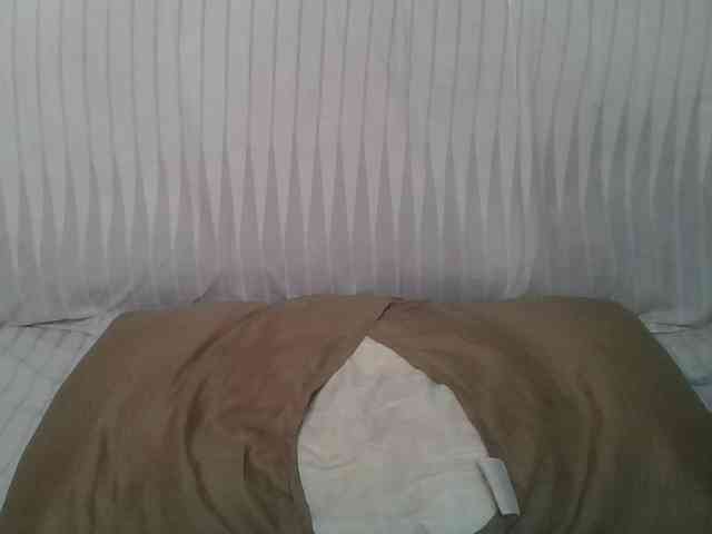 Brunnette-blonde webcam