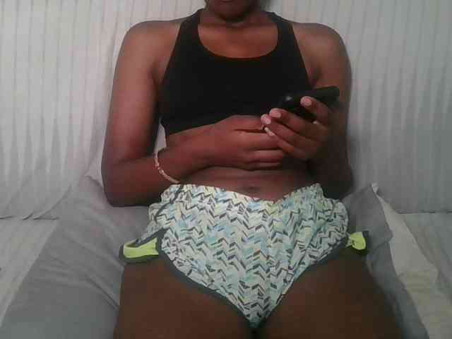 Brunnette-blonde webcam