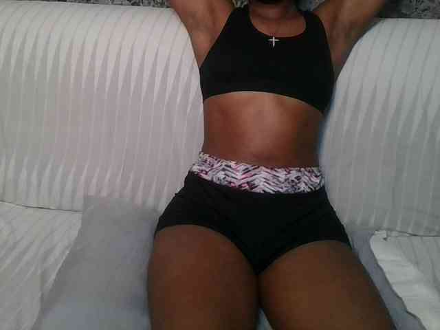 Brunnette-blonde webcam