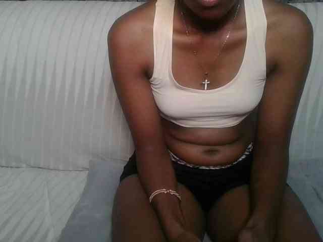 Brunnette-blonde webcam