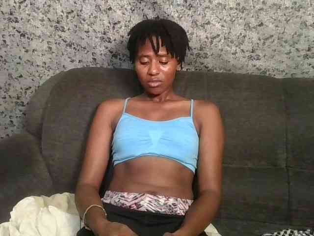 Brunnette-blonde webcam