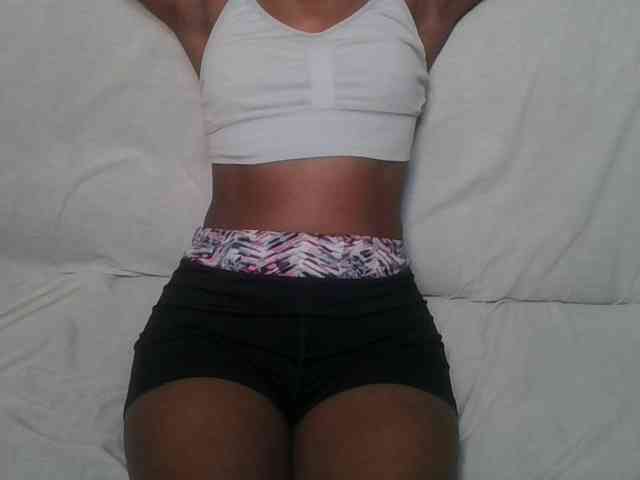 Brunnette-blonde webcam