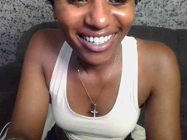 Brunnette-blonde webcam