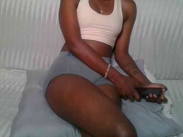 Brunnette-blonde Brunnette-blonde