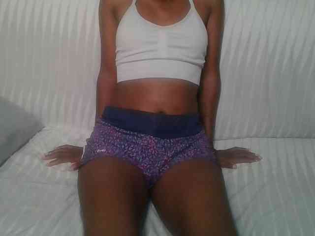 Brunnette-blonde webcam