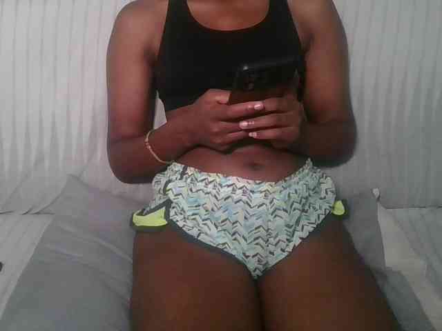 Brunnette-blonde webcam