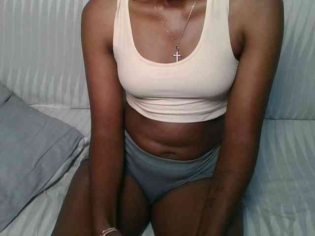 Brunnette-blonde webcam