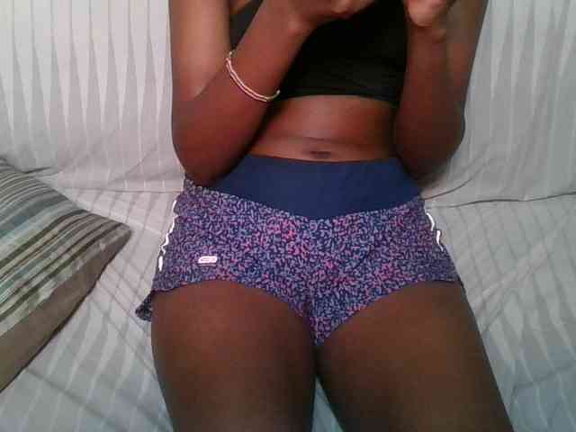 Brunnette-blonde webcam