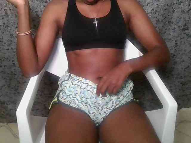 Brunnette-blonde webcam