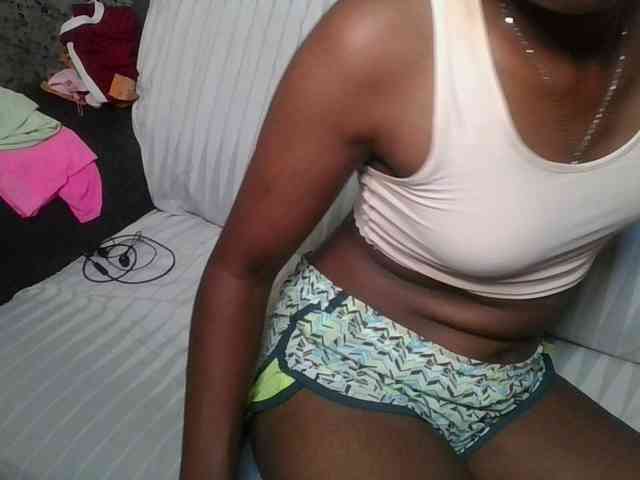 Brunnette-blonde Brunnette-blonde