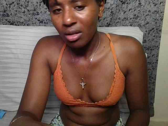 Brunnette-blonde Brunnette-blonde