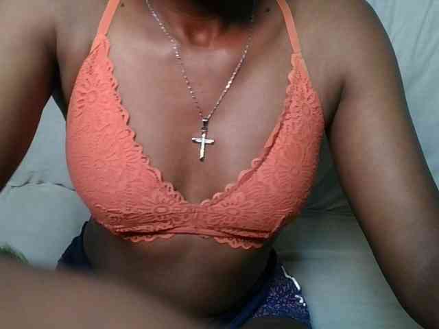 Brunnette-blonde webcam