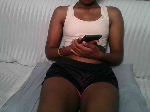 Brunnette-blonde webcam