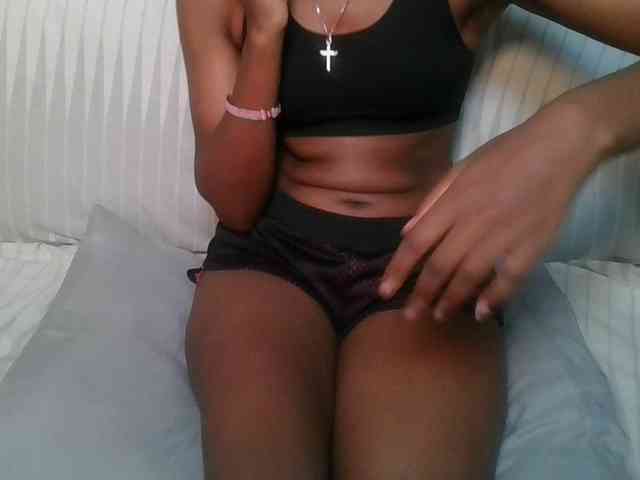 Brunnette-blonde webcam