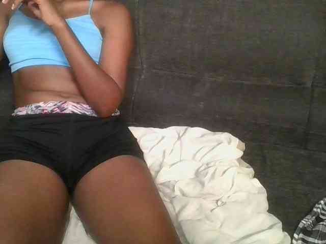 Brunnette-blonde Brunnette-blonde