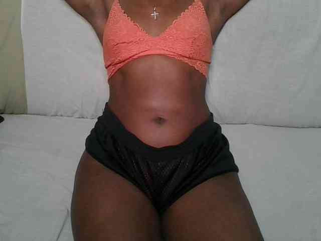 Brunnette-blonde webcam