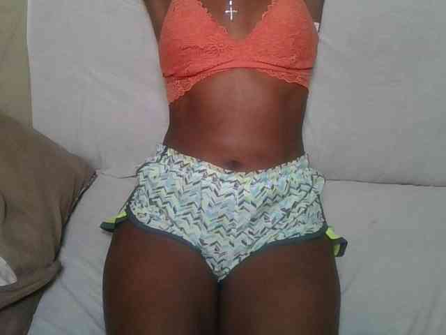 Brunnette-blonde webcam