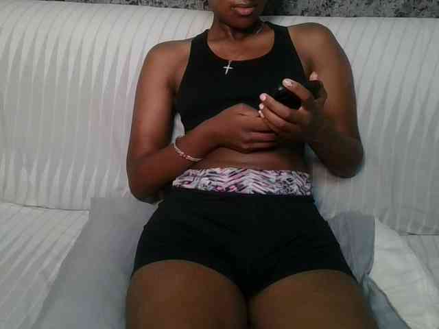 Brunnette-blonde Brunnette-blonde