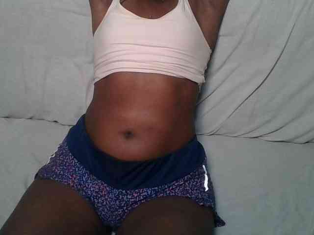 Brunnette-blonde webcam