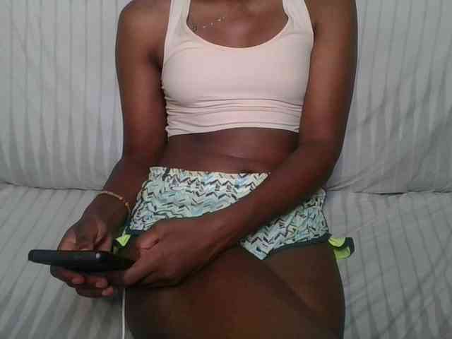 Brunnette-blonde webcam