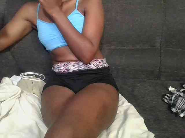 Brunnette-blonde webcam