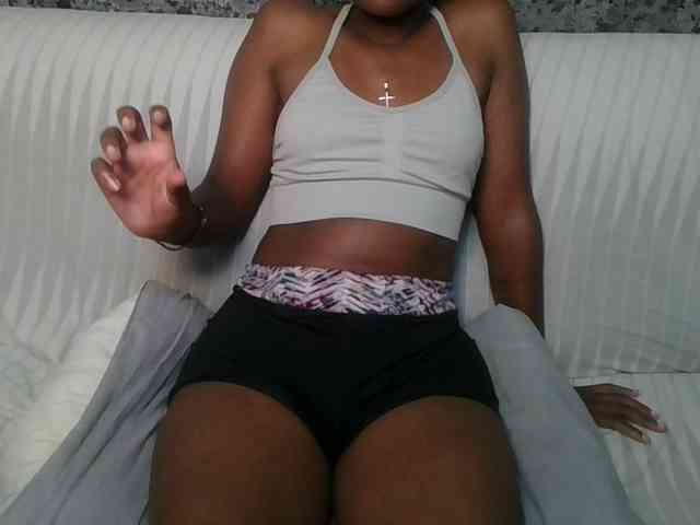 Brunnette-blonde webcam