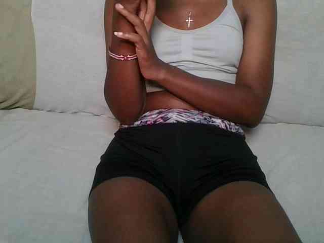 Brunnette-blonde webcam