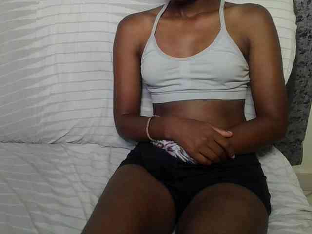 Brunnette-blonde webcam