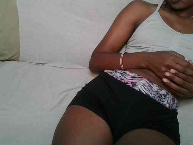 Brunnette-blonde webcam