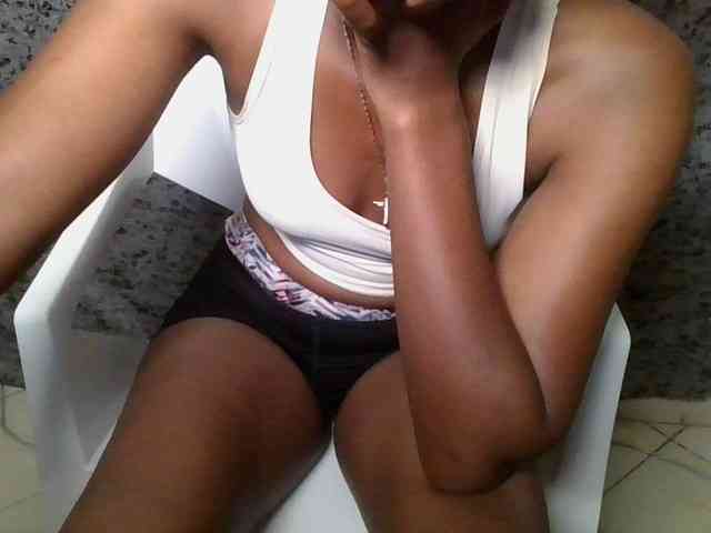 Brunnette-blonde webcam