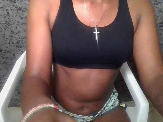 Brunnette-blonde webcam