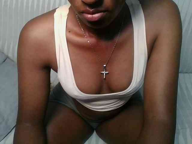 Brunnette-blonde webcam