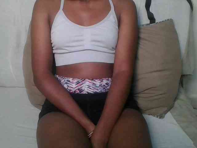 Brunnette-blonde webcam